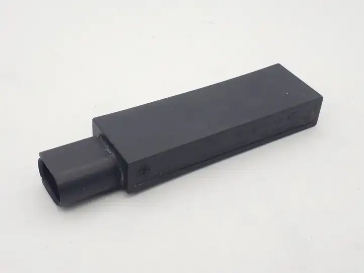Volkswagen PASSAT CC (2008 - 2012) 1K0909133 Усилитель антенны — фото 1