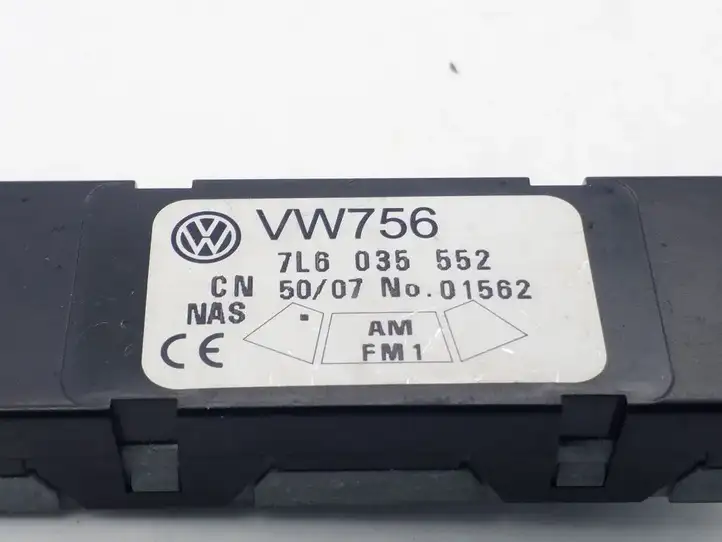 Volkswagen Touareg I (2002 - 2010) 7L6035552 Усилитель антенны — фото 3
