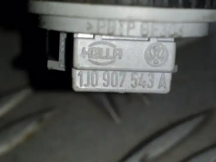 Volkswagen PASSAT B5.5 (2001 - 2005) 1J0907543A Датчик температуры воздуха в салоне — фото 2