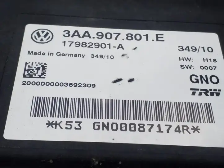 Volkswagen Tiguan (2007 - 2011) 3AA907801E Блок управления стояночным тормозом — фото 3