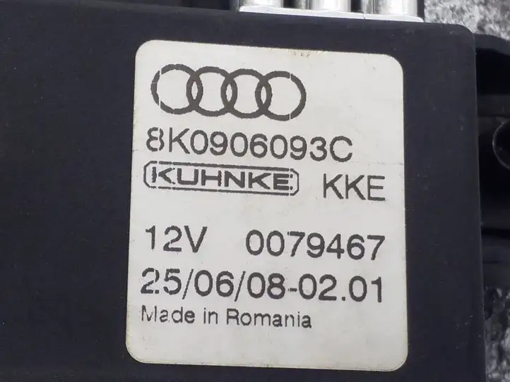 Audi A4 S4 B8 8K (2007 - 2011) 8K0906093C Блок управления топливным насосом — фото 3