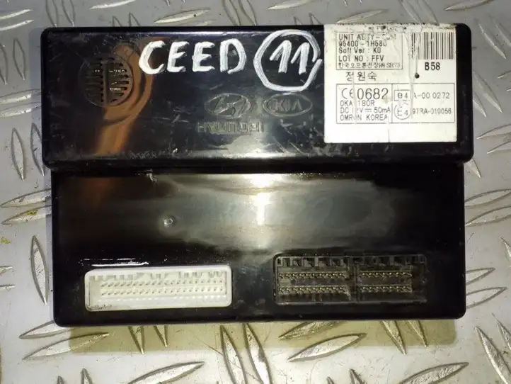 Kia Ceed (2010 - 2012) 954001H580 Модуль комфорта — фото 1