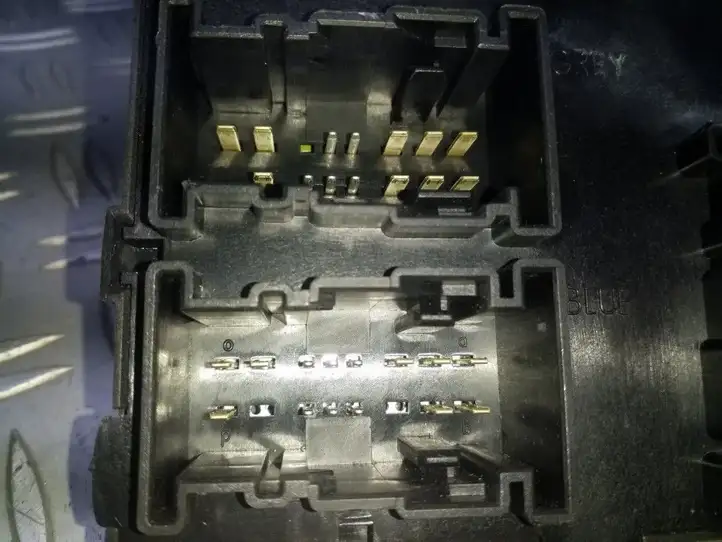 Ford Fiesta (2009 - 2012) 8V5115K600EG Модуль комфорта — фото 2