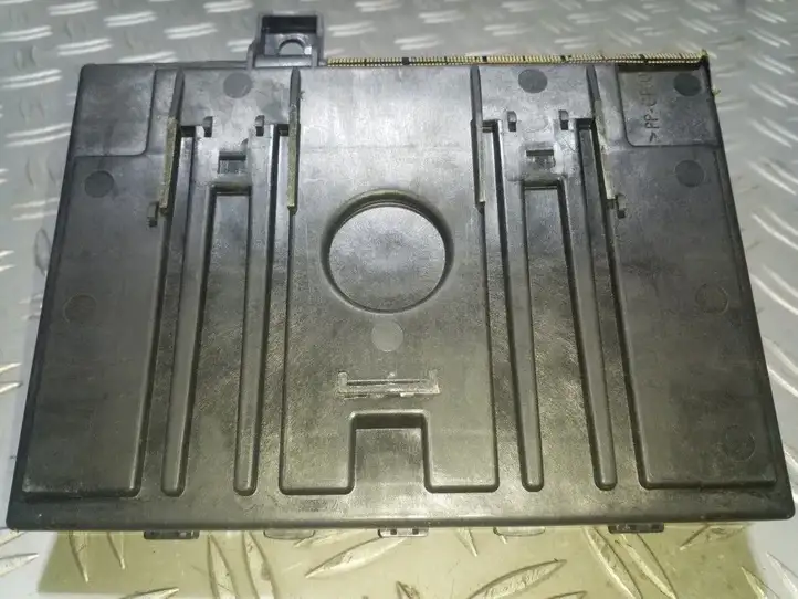 Ford Fiesta (2009 - 2012) 8V5115K600EG Модуль комфорта — фото 4