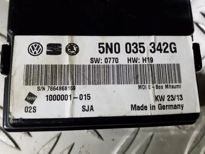 Volkswagen Polo V 6R (2009 - 2015) 5N0035342G Прочие блоки управления — фото 4