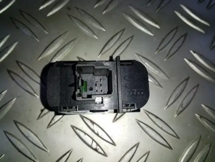 Ford Mondeo Mk III (2000 - 2007) 3S7T19B514AB Кнопка закрытия крышки багажника — фото 3