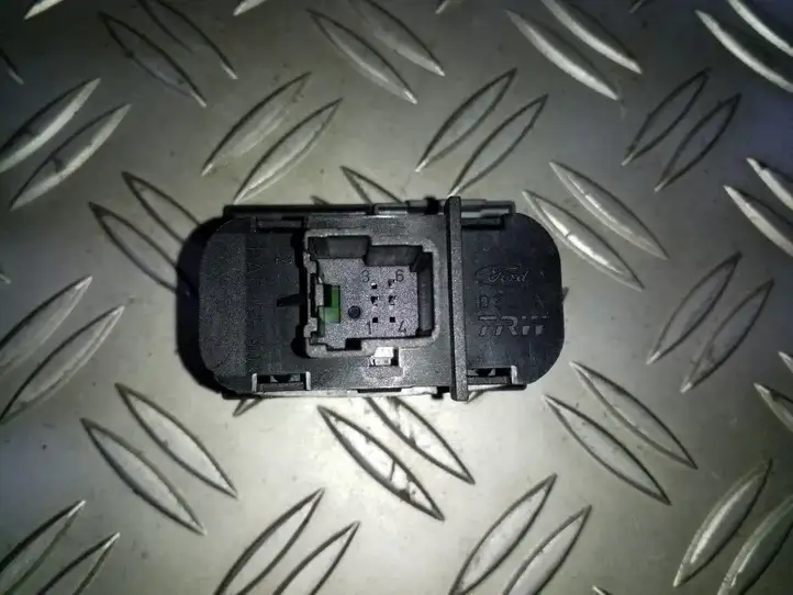 Ford Mondeo Mk III (2000 - 2007) 3S7T19B514AC Кнопка закрытия крышки багажника — фото 2