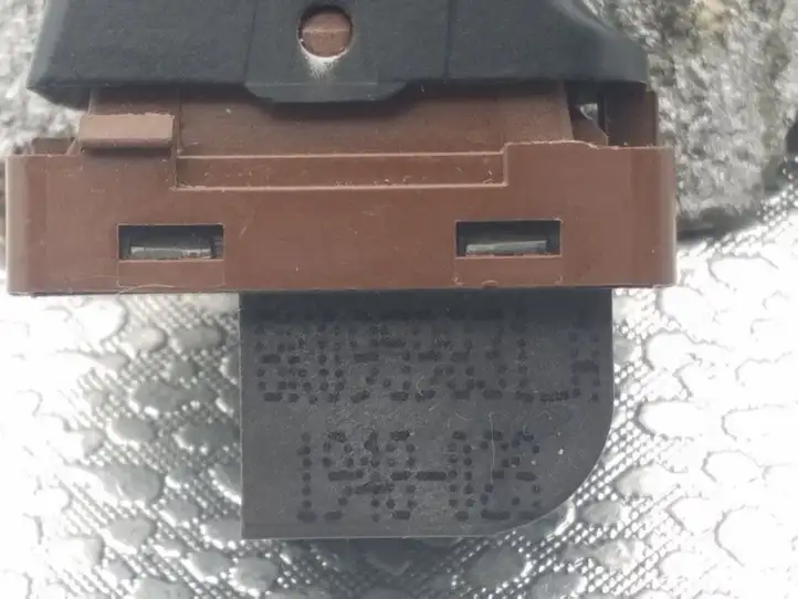 Audi A4 S4 B8 8K (2007 - 2011) 8K0959831A Кнопка закрытия крышки багажника — фото 3
