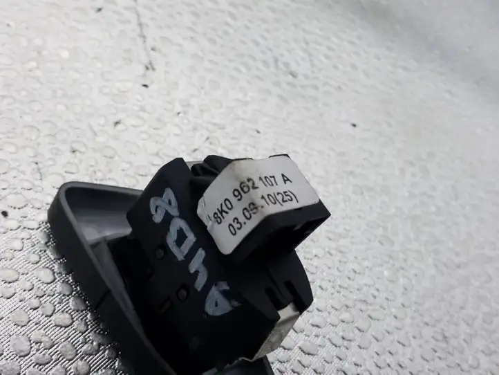 Audi A4 S4 B8 8K (2007 - 2011) 8K0962107A Кнопка закрытия крышки багажника — фото 2