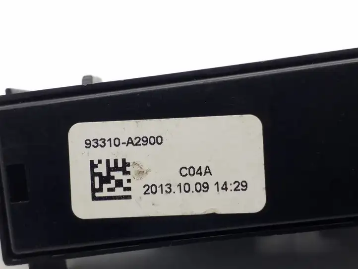 Kia Ceed (2012 - 2015) 93310A2900 Кнопка парктроника — фото 3