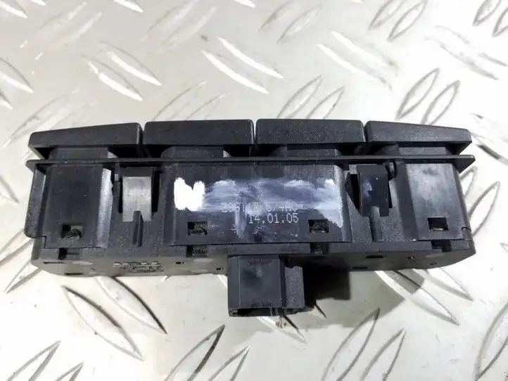 Ford Fiesta (2000 - 2005) 2S6T18K574AC Кнопка обогрева стекла — фото 2