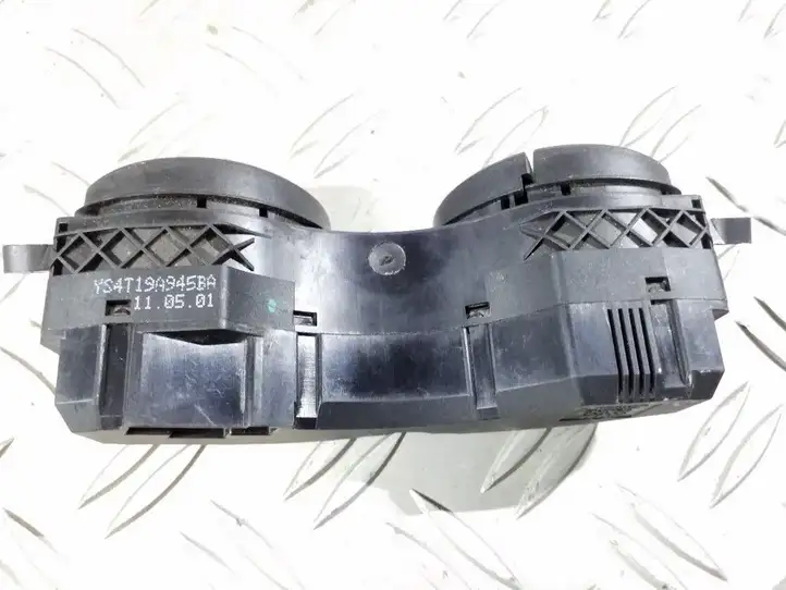 Ford Focus (1998 - 2004) YS4T19A945BA Кнопка обогрева стекла — фото 3