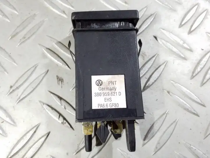 Volkswagen PASSAT B5.5 (2001 - 2005) 3B0959621D Кнопка обогрева стекла — фото 1