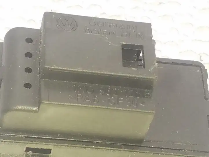 Volkswagen Tiguan (2011 - 2016) 1K0962125B Включатель центрального замка — фото 4