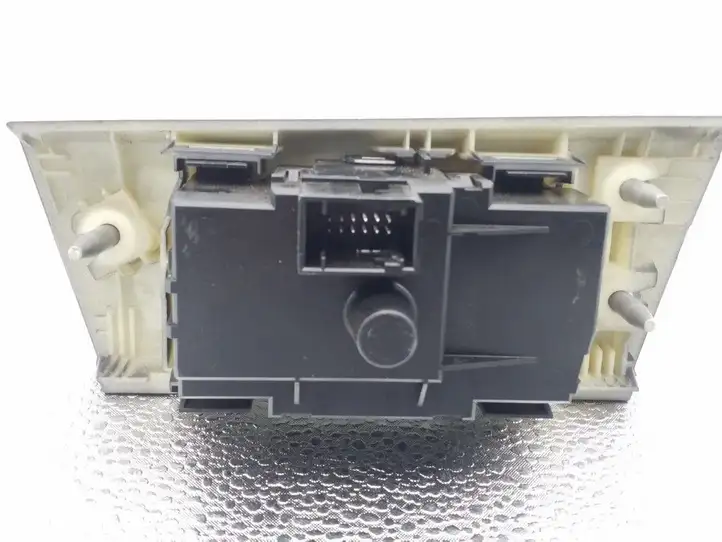 BMW 3 E90 E91 (2005 - 2012) 693886404 Включатель фонарей — фото 2