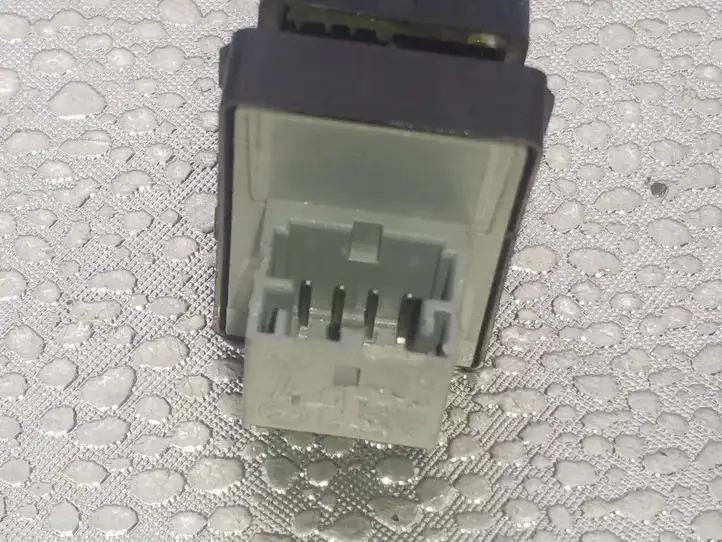 Audi A4 S4 B8 8K (2007 - 2011) 8K0959855A Кнопка стеклоподъемников — фото 4