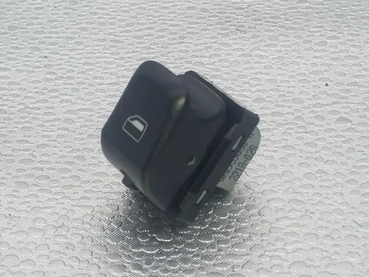 Audi A4 S4 B8 8K (2007 - 2011) 8K0959855A Кнопка стеклоподъемников — фото 1
