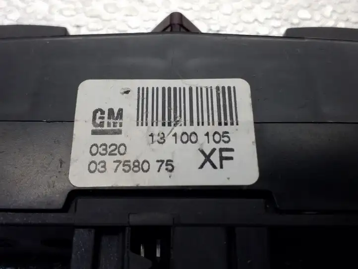Opel Astra J (2009 - 2012) 13100105 Включатель аварийных фонарей — фото 3