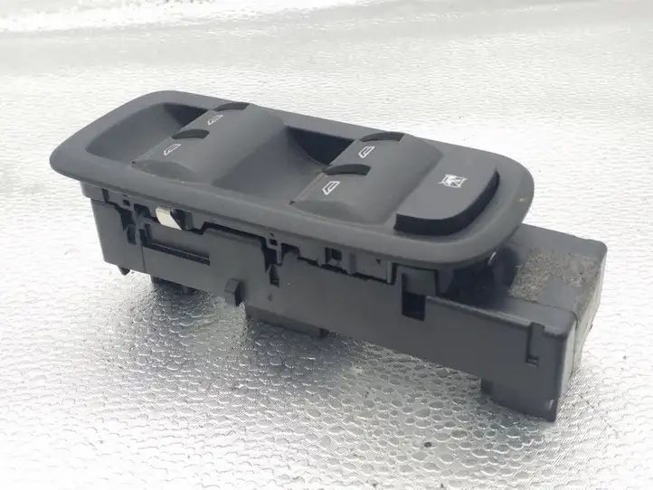 Ford Fiesta (2013 - 2017) D2BT14A132AA Кнопка стеклоподъемников — фото 1