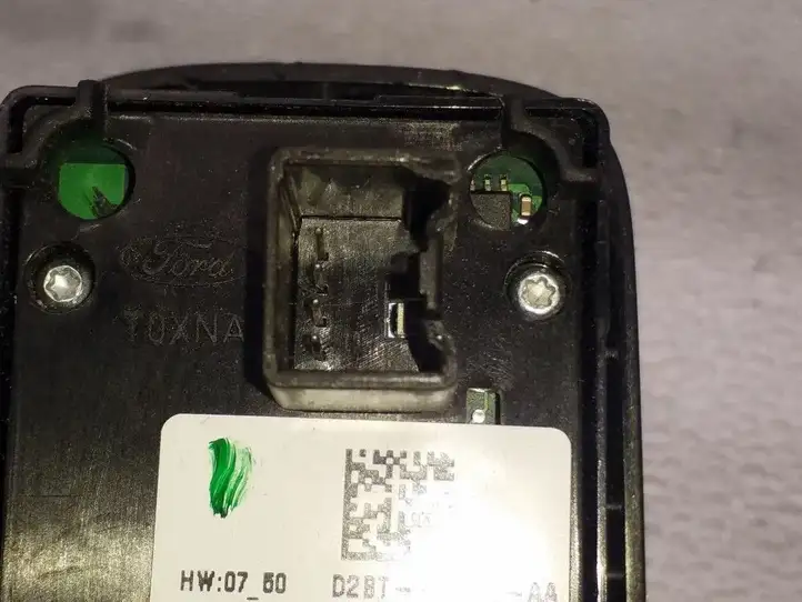 Ford Fiesta (2013 - 2017) D2BT14A132AA Кнопка стеклоподъемников — фото 4