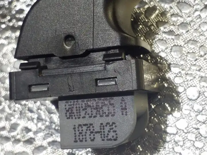Audi A4 S4 B8 8K (2007 - 2011) 8K0959855A Кнопка стеклоподъемников — фото 4
