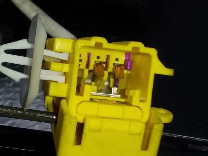 Volkswagen Touran I (2003 - 2010) 1T1857706RAA Передний ремень безопасности — фото 3