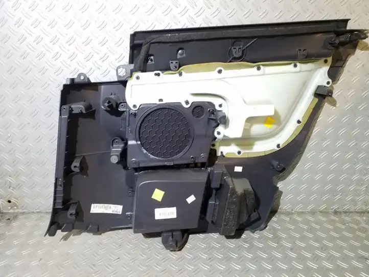 Volvo C30 (2007 - 2010) 30673165 Обшивка задней двери — фото 5