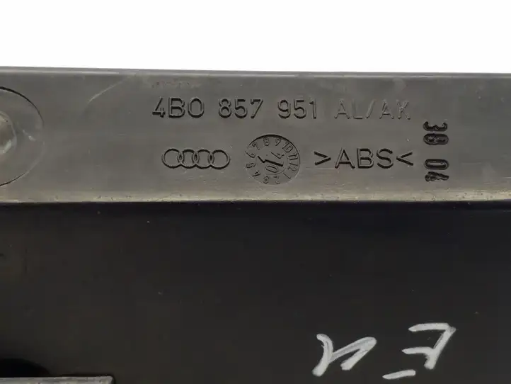 Audi A6 S6 C6 4F (2004 - 2008) 4B0857951 Передняя пепельница — фото 5