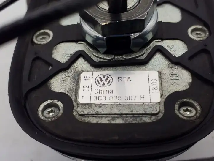Volkswagen PASSAT CC (2008 - 2012) 3C0035507H GPS антенна — фото 3