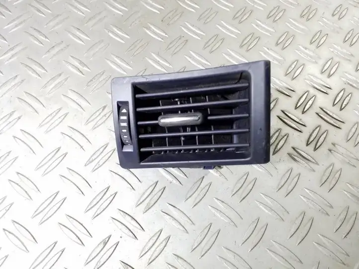 Audi A4 S4 B6 8E 8H (2000 - 2006) 8E0820901F Боковой воздушный дефлектор — фото 1