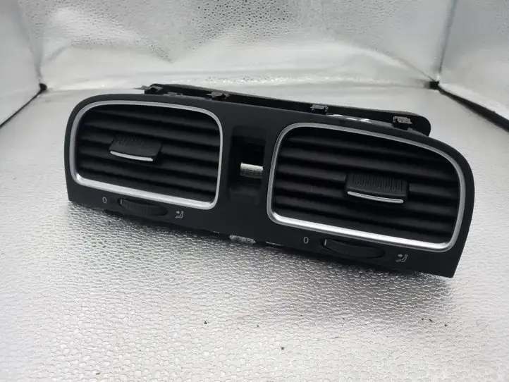 Volkswagen Golf VI (2009 - 2013) 5K0819728N Центральный воздушный дефлектор — фото 2