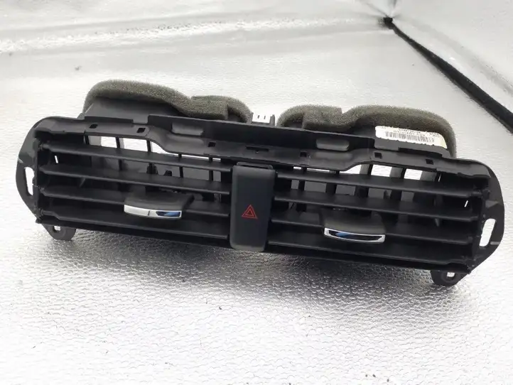 Ford Fusion II (2013 - ) DS7319K617A Центральный воздушный дефлектор — фото 2
