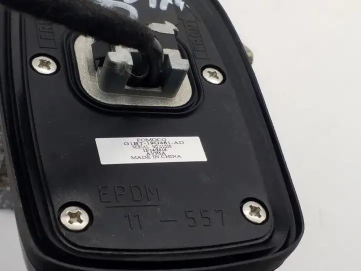 Ford Fiesta (2013 - 2017) G1BT19G461AD GPS антенна — фото 3