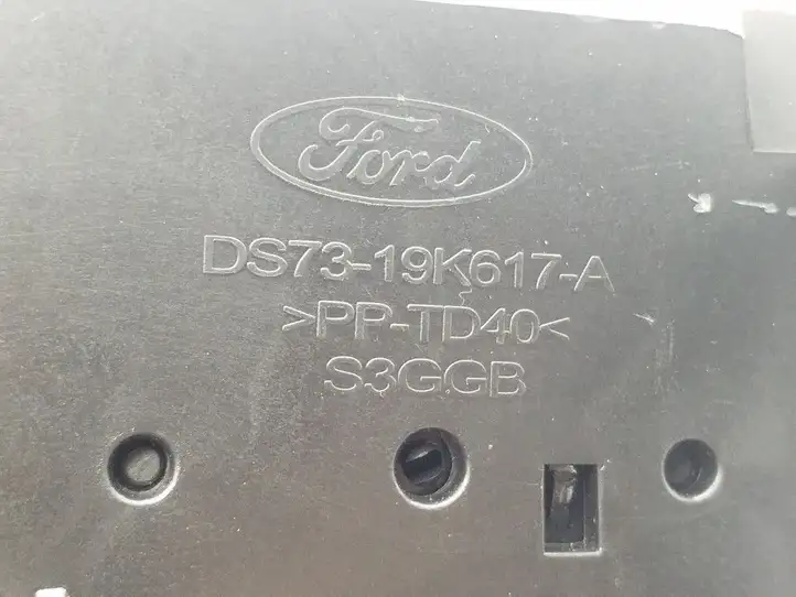 Ford Fusion II (2013 - ) DS7319K617A Центральный воздушный дефлектор — фото 5