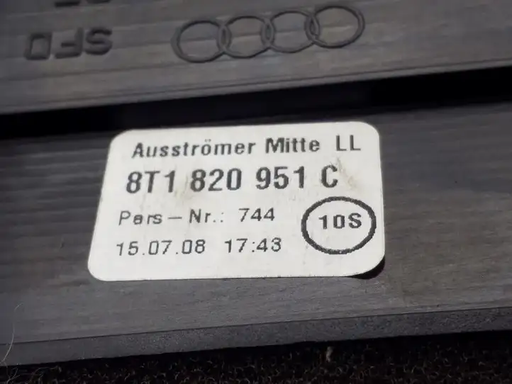 Audi A4 S4 B8 8K (2007 - 2011) 8T1820951C Центральный воздушный дефлектор — фото 5