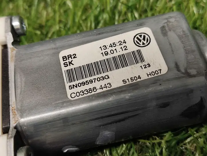 Volkswagen Tiguan (2011 - 2016) 5N0959703G Механический стеклоподъемник задней двери — фото 3