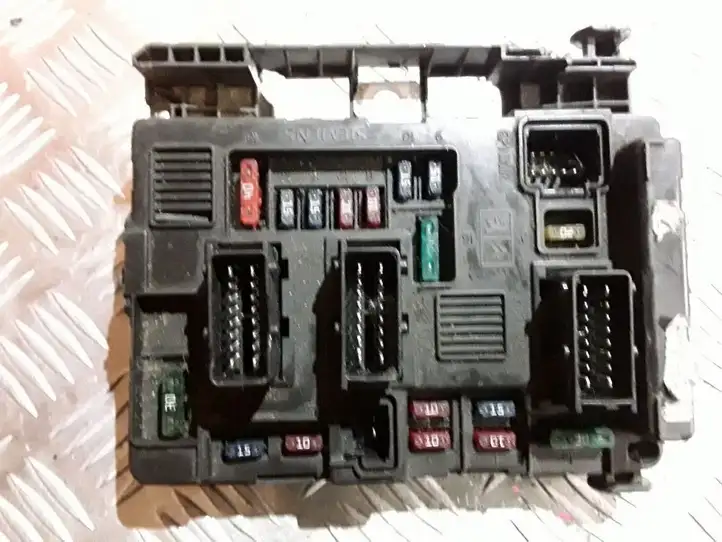 Citroen C3 (2002 - 2009)  BSMB2 Блок предохранителей