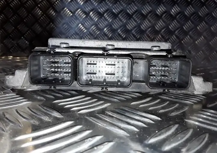Ford Transit (2006 - 2013) 6C1112A650AP Блок управления двигателем (ЭБУ) — фото 3