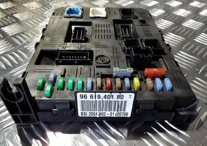 Citroen C4 (2004 - 2008) 9661940180 Модуль комфорта — фото 3