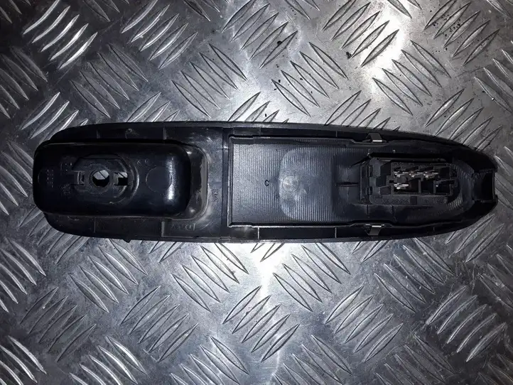 Peugeot 406 (1999 - 2006) Кнопка стеклоподъемников — фото 2