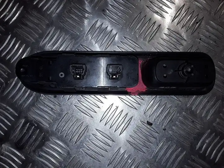 Peugeot 407 (2004 - 2011) 96468704XT Кнопка стеклоподъемников — фото 2