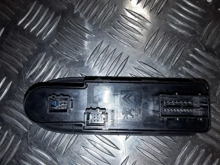 Peugeot 308 (2007 - 2013) 96644915XT Блок кнопок стеклоподъемников — фото 2