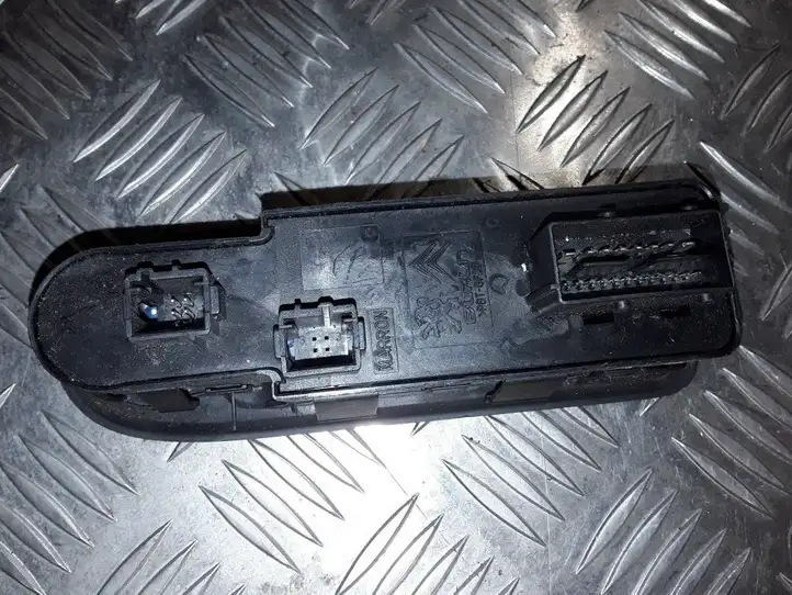 Peugeot 308 (2007 - 2013) 96644915XT Блок кнопок стеклоподъемников — фото 2