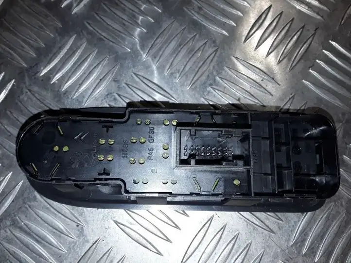 Peugeot 308 (2007 - 2013) 53269800 Блок кнопок стеклоподъемников — фото 2