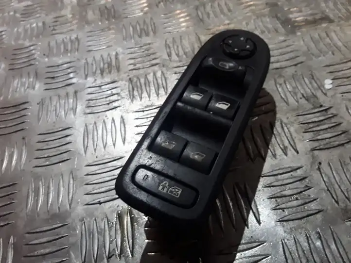 Peugeot 308 (2007 - 2013) 96644915 Кнопка стеклоподъемников — фото 1
