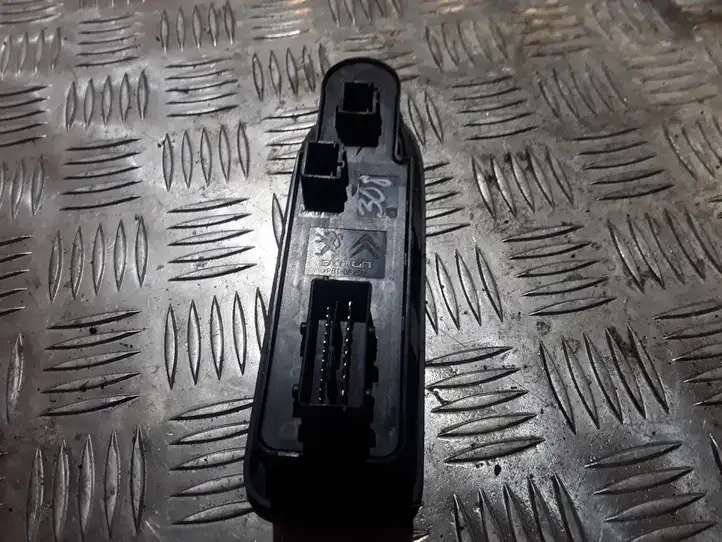 Peugeot 308 (2007 - 2013) 96644915 Кнопка стеклоподъемников — фото 2
