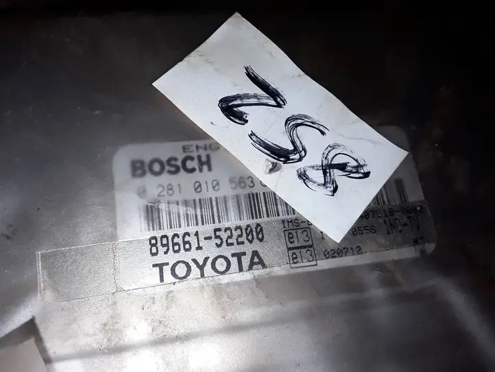 Toyota Yaris (1999 - 2003) 0281010563 Блок управления двигателем (ЭБУ) — фото 2