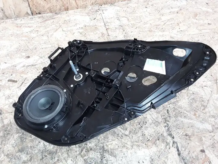 Ford Fiesta (2013 - 2017) Механический стеклоподъемник задней двери — фото 1