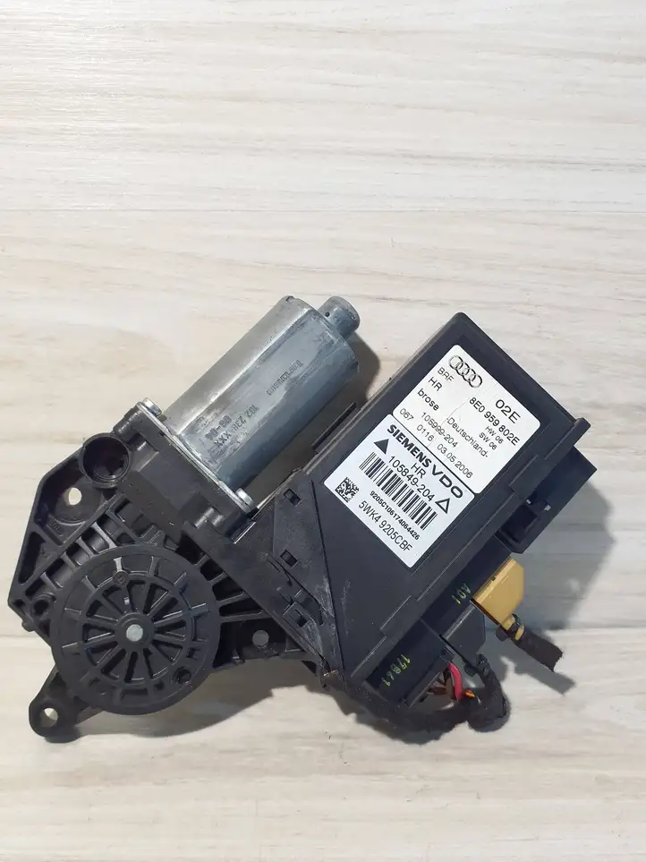 Audi A4 S4 B6 8E 8H (2000 - 2006) 8E0959802E Стеклоподъемник задней двери — фото 1