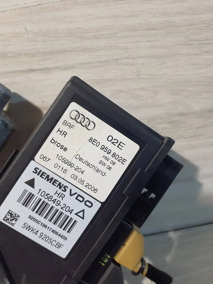 Audi A4 S4 B6 8E 8H (2000 - 2006) 8E0959802E Стеклоподъемник задней двери — фото 2